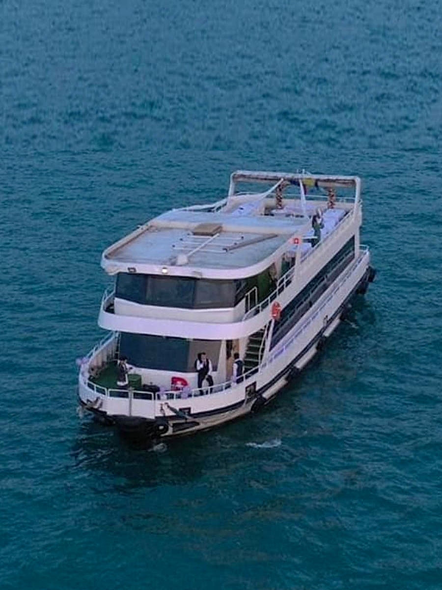 Tekne Kiralama 100 Kişilik