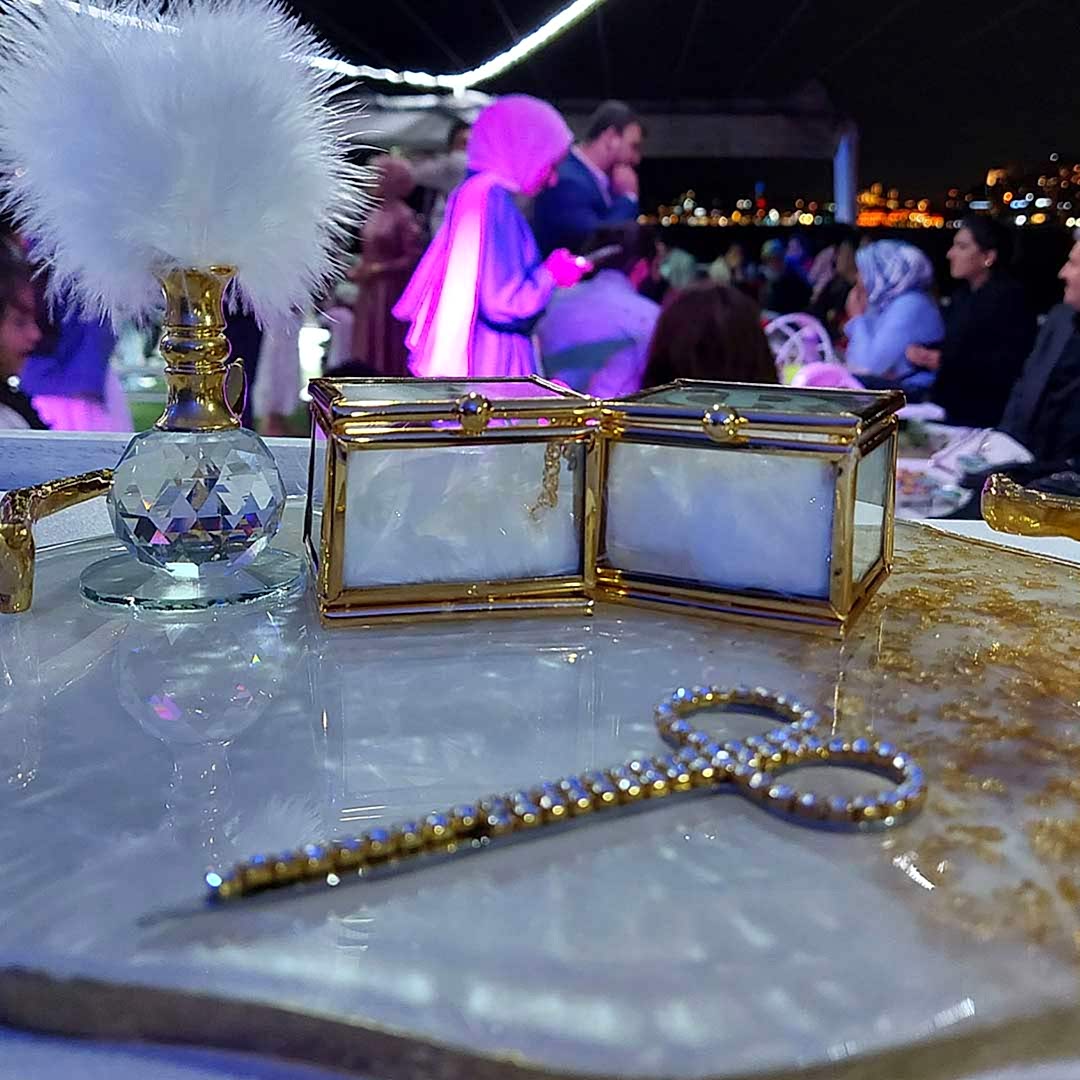 100 Kişilik Teknede Nişan