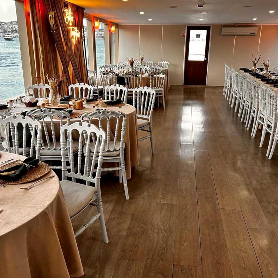 Teknede Şirket Yemeği Organizasyonu Nasıl Planlanır?